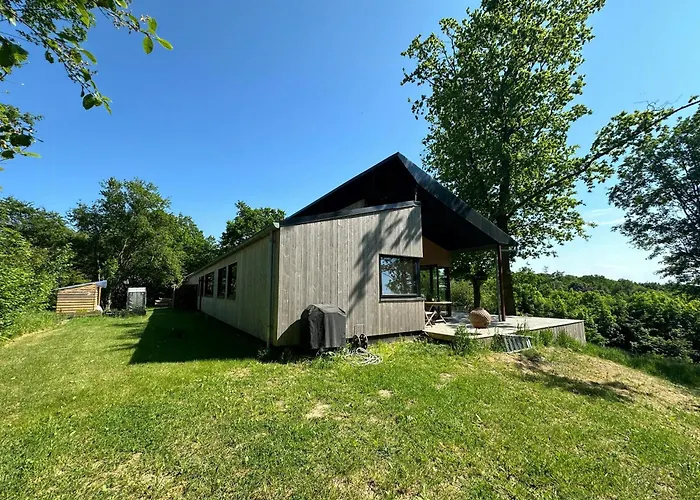 Hojtplaceret Hus Med Formidabel Udsigt Ved Horsens * Odder